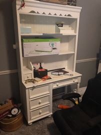 Great desk with shelves