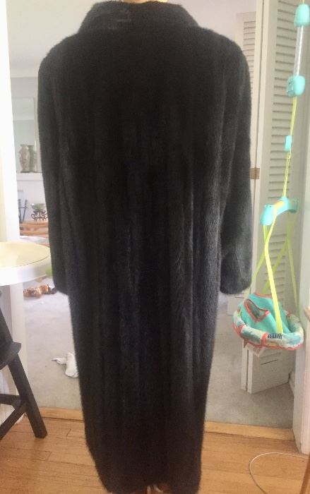 ABSOLUTELY STUNNING SAGA BLACK GLAMA MINK COAT