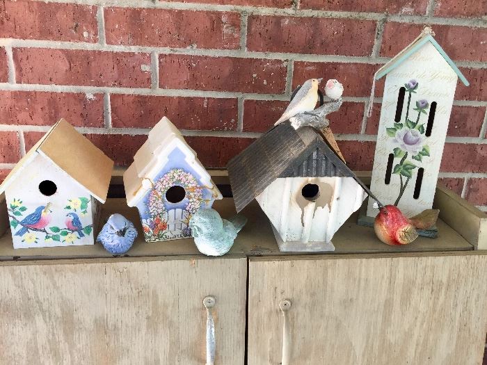 Lots of birdhouses at this sale 