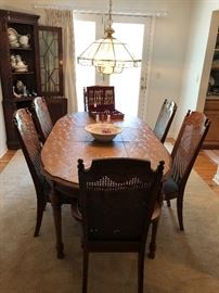 Hooker Dining Room Table and Chairs