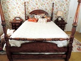 Bedroom Suite Pulaski Furniture Corp, Maple 4 Poster Queen Bed