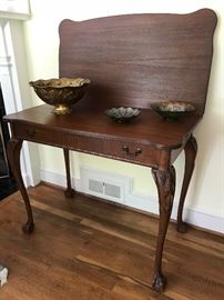 Vintage banquet table (has 2 leaves)
