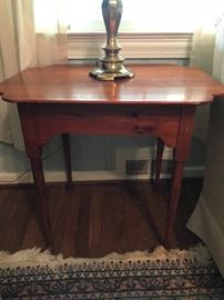 Pine end table with scalloped corners