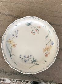 Noritake American Flowers dishes (multiple place settings and serving pieces)