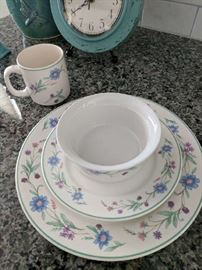 Oneida service for 6