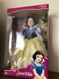 Disney Snow White doll NIB