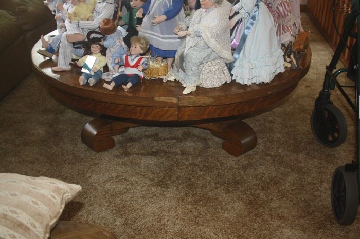 TONS OF DOLLS