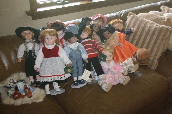 TONS OF DOLLS