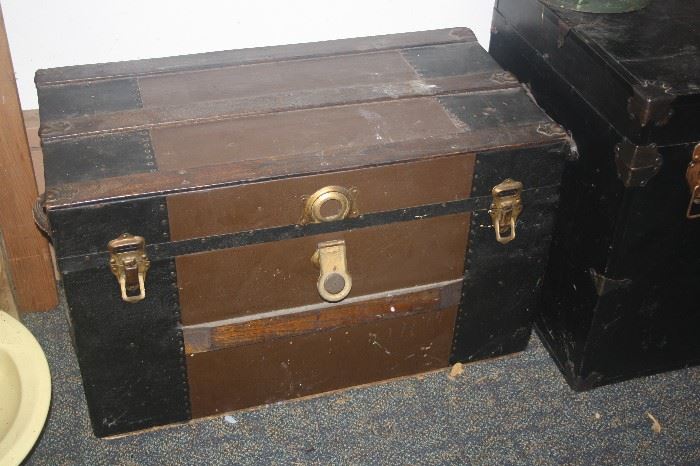 NICE OLD TRUNK