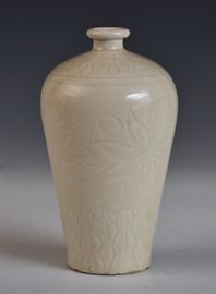 Chinese Oatmeal Glaze Vase
6 1/2" tall
possibly Song Dynasty