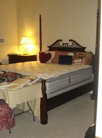 King size 4 poster or canopy bed - Thomasville