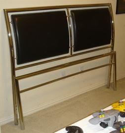 Queen contemporary bed