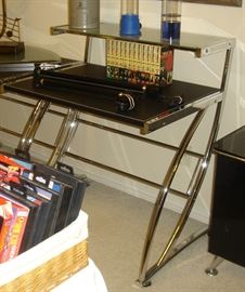 Contemporary computer desk