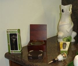 Mottahedeh frog pitcher