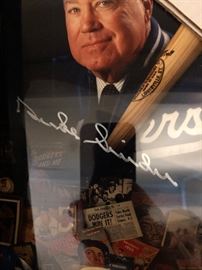 Signed Baseball Memorabilia 