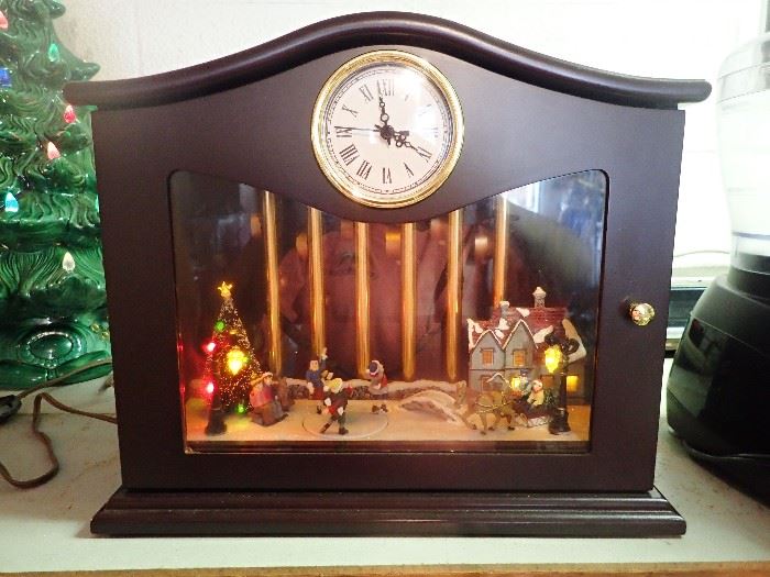 MUSICAL / MOTION / OVER 25 SONGS / CHIMES CLOCK