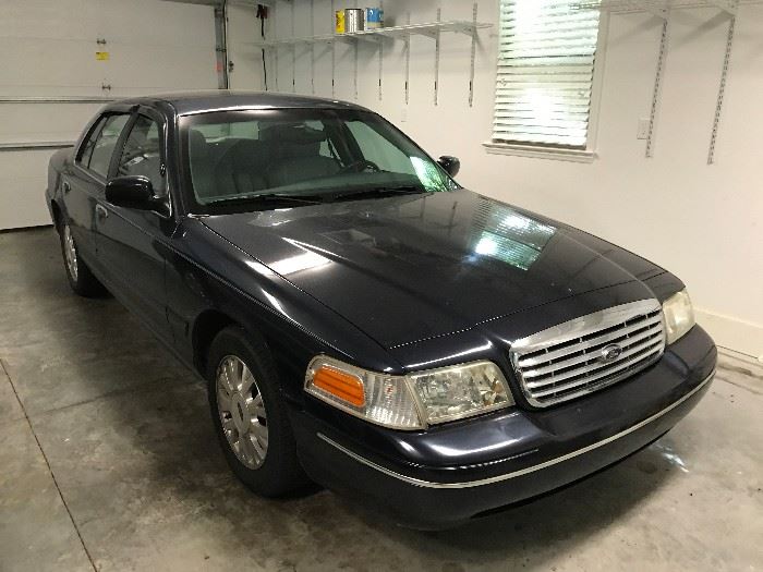 Ford Crown Victoria LX 2002  60,137 miles - Ford Crown Victoria LX 2002 60,137 miles, Very Good Condition, 1 Owner, Clean CarFax $3300 - Cash Only