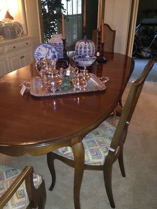Oval dining table & chairs