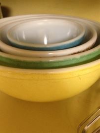 Vintage mixing bowls