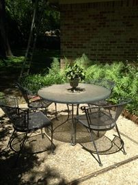 Patio table & 4 chairs