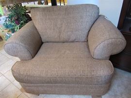 Omni Oversized Arm Chair