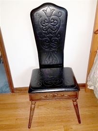 Valet chair with storage