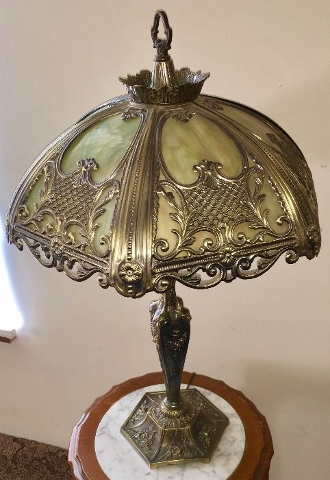 VINTAGE ANTIQUE STYLE SLAG GLASS LAMP