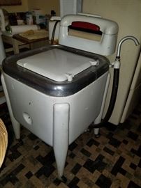 Maytag porcelain model E2 Master Washing Machine w original paper and hook ups