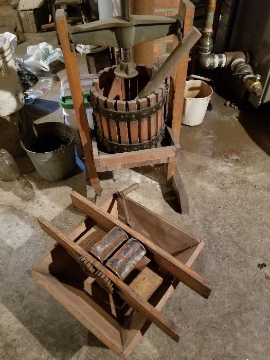 ANTIQUE SEARS & ROEBUCK Fruit crusher with Wine or Cider Press...Orig Paint, Orig S&R plaque, rare plunger, 55 gal casks and rack in basement, Rare wood corks, etc etc