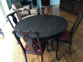 Cherry Dining Table w/ 4 Chairs, 3 Leaves and table pads