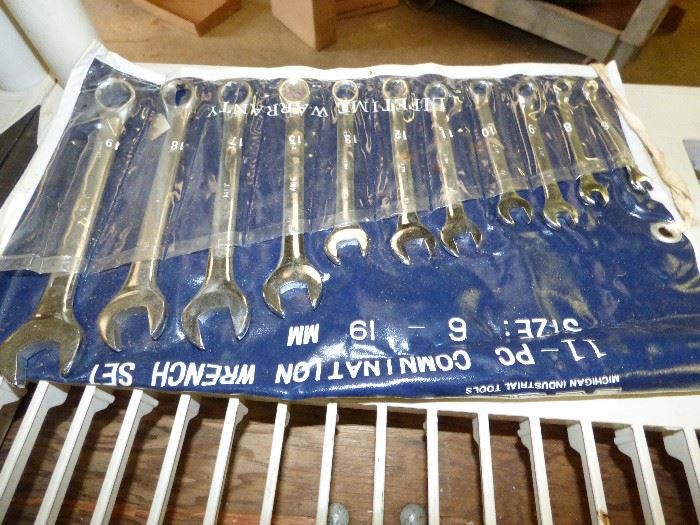 11 Piece Wrench Set Size: 6-19 MM