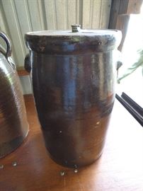 Jugtown storage jar with neat wooden lid