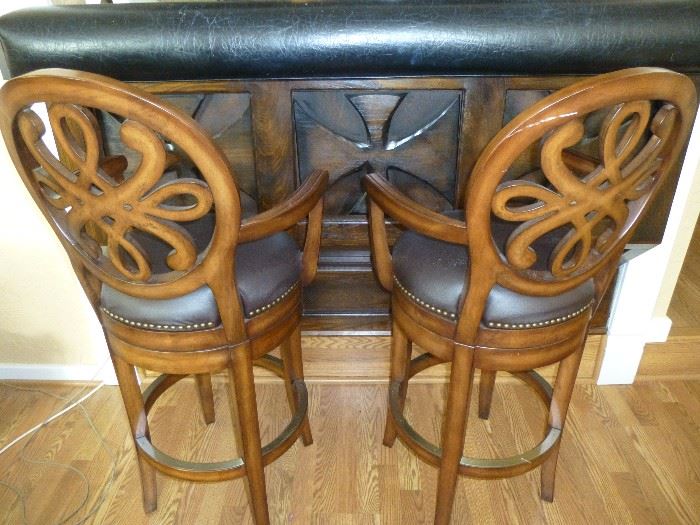 PAIR OF LEATHER AND WOOD BAR STOOLS 
