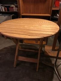 FOLDING WOODEN TABLE