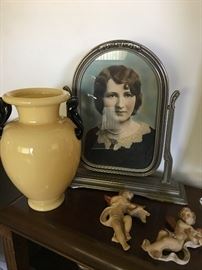 Incredible vase from the 1920s along with vintage photographs