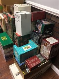 Christmas village accessories! (Lemax, Dept 56 , Mr. Christmas, and more)!