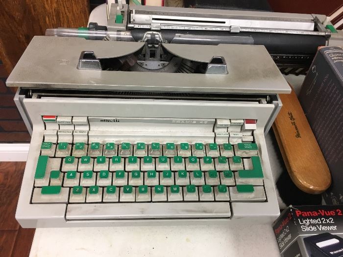 Olivetti Praxis 48 vintage typewriter