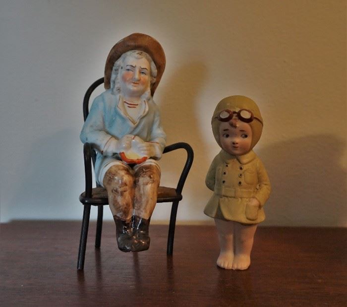 Small porcelain figurines
