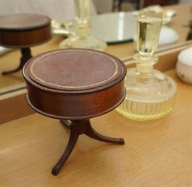 Miniature table trinket box