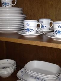 Noritake china (46 pieces) 