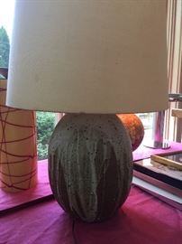 4. Desgn Technicd Ceramic Drip Glass Earthenware Lamp (31'')