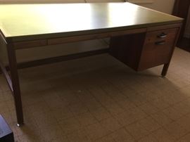 53. Jens Risom Design Inc. Executive Desk w/ 4 Drawers & Olive Green Leather Top (70'' x 37'' x 25'')