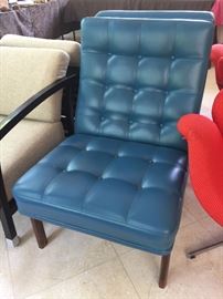 39. Pair of Florence Knoll Blue Tufted Parallel Chairs w/ Walnut Frame Base (24'' x 32'' x 36'')