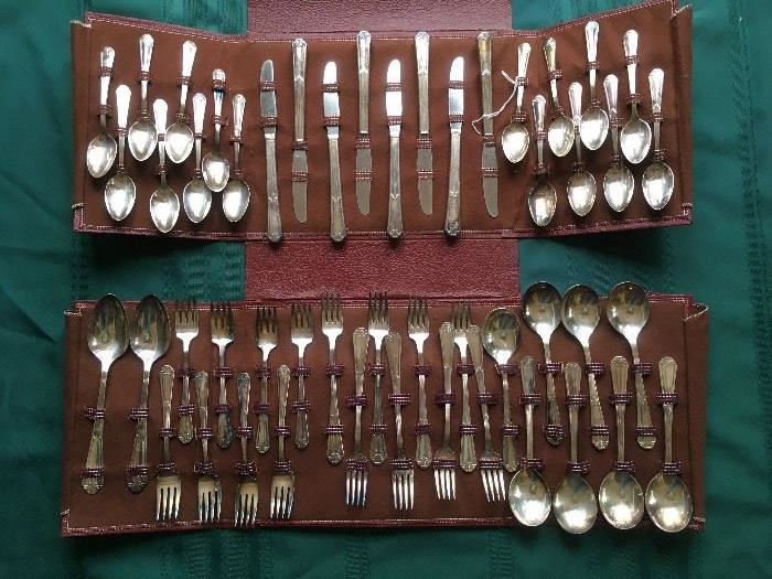 VINTAGE SILVER PLATE FLATWARE FOR 8