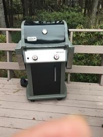 Weber spirit grill nice compact size 