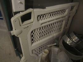 BABY GATE