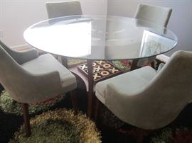 TABLE WITH 4 CHAIRS, RUG