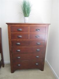 CHEST OF DRAWERS