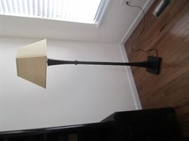 FLOOR LAMP