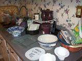All sorts of miscellaneous kitchen - all priced to sell......